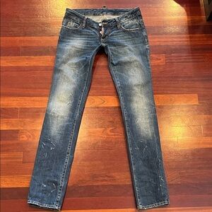 Womens 6 DSquared2 (42) factory distressed slim straight leg long Superlow rise